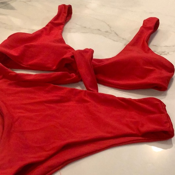 CUTE RED BIKINI - Picture 3 of 4